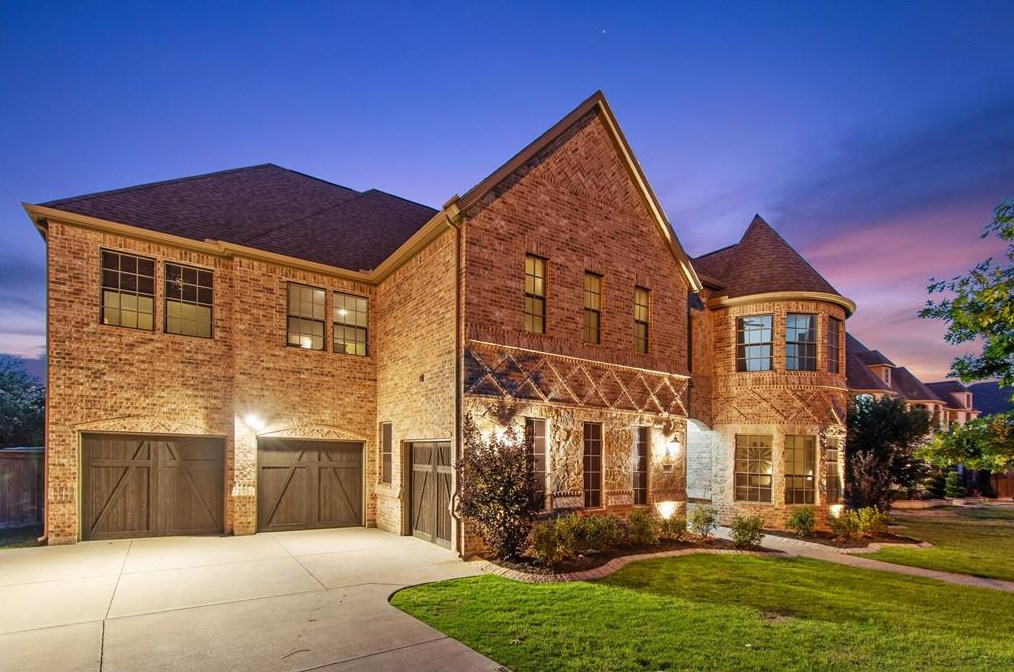 3062 Grand Peninsula Dr, Grand Prairie, TX 75054-7270