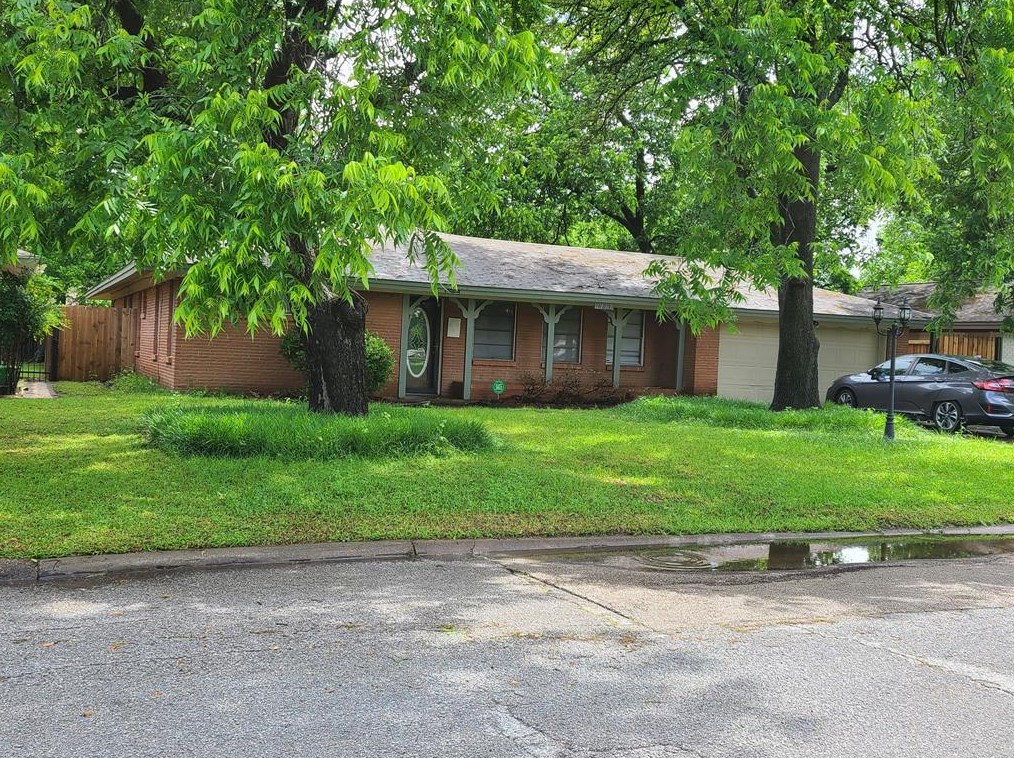 1113 Ruea St, Grand Prairie, TX 75050-3765