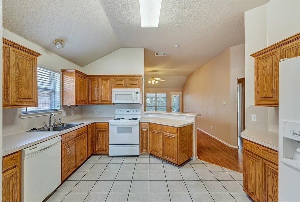 8937 River Trails Blvd, Fort Worth, TX 76118