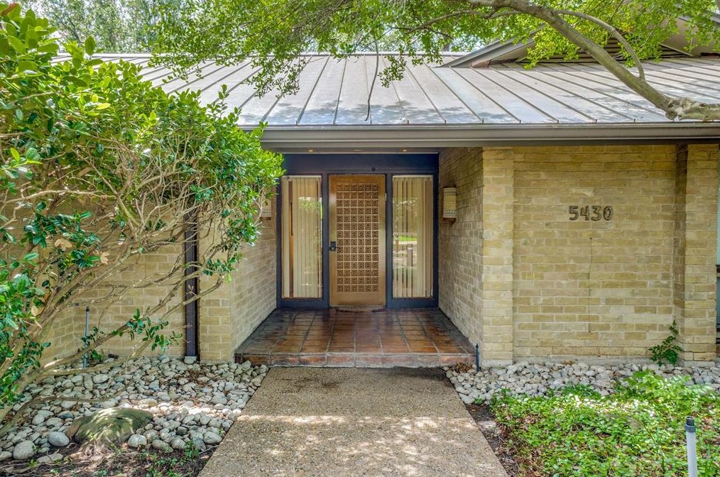 5430 Pebblebrook Dr, Dallas, TX 75229-5507