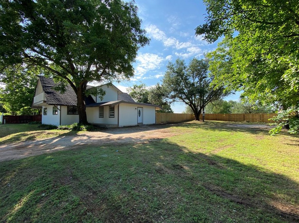 1005 Whippoorwill Dr, Granbury, TX 76049