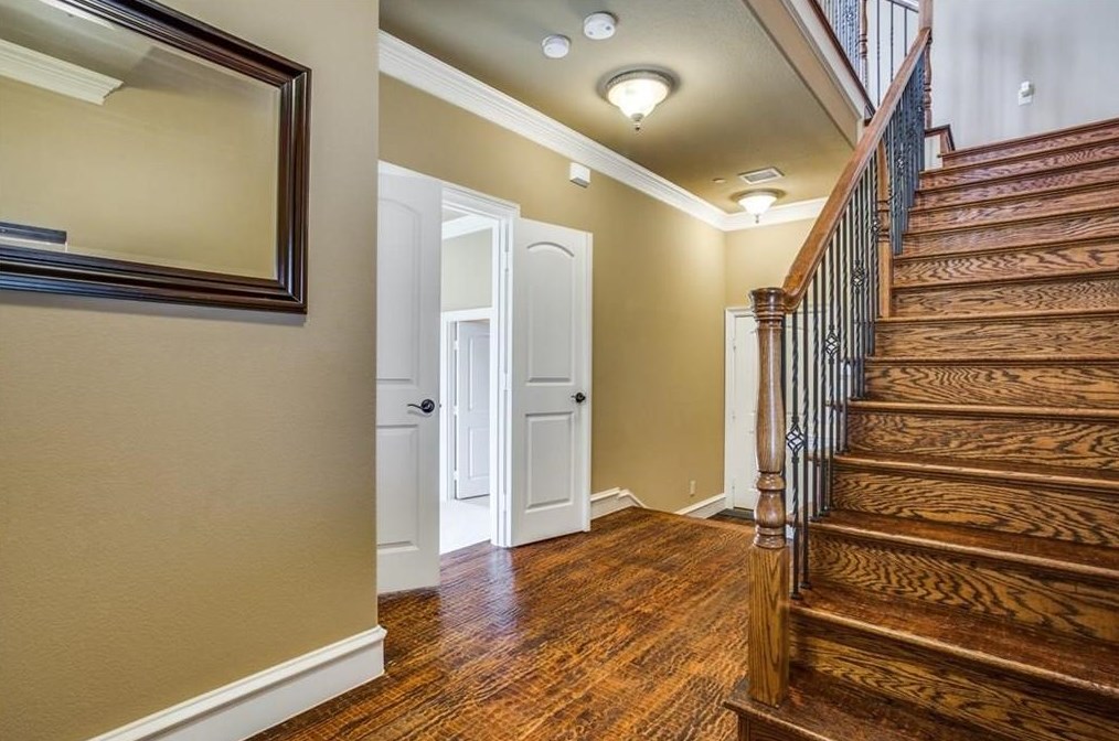 7926 Bishop Rd, Plano TX  75024-4016 exterior