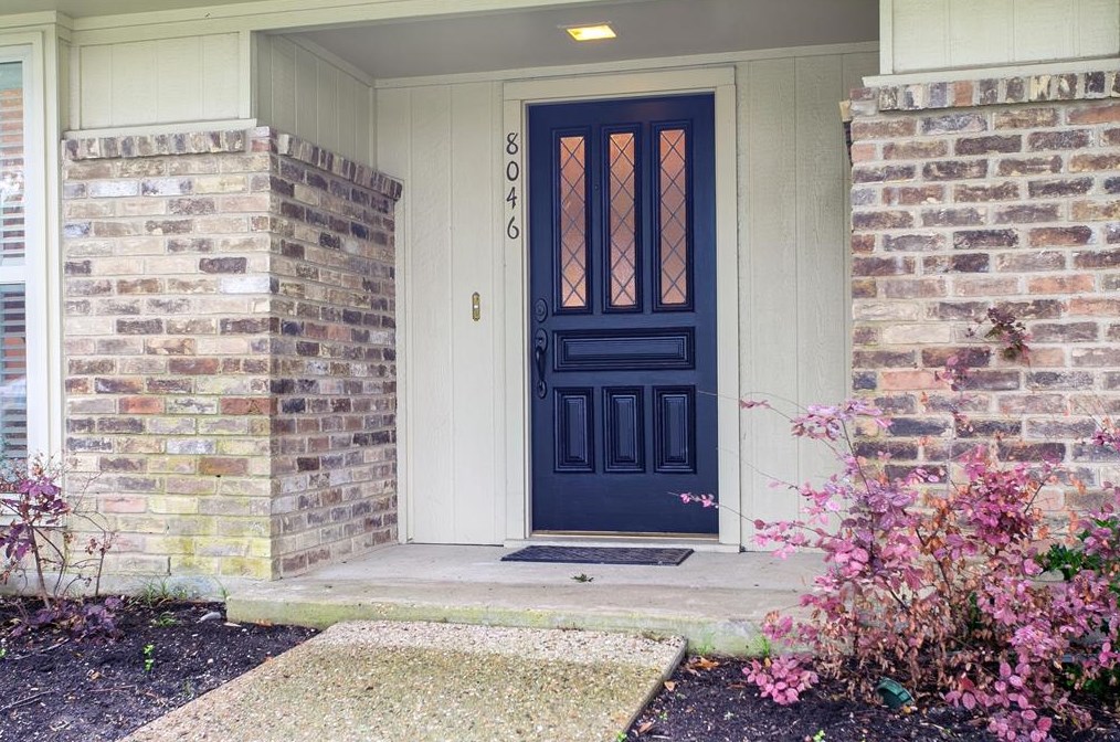 8046 Moss Meadows Dr, Dallas, TX 75231-3908