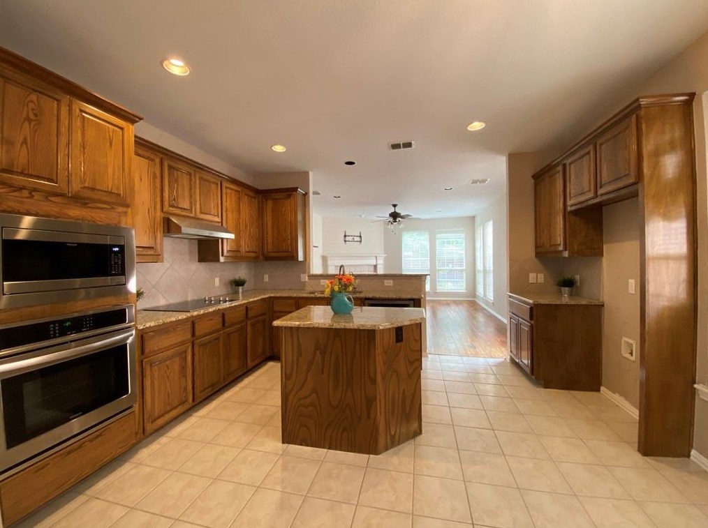 2304 Haystack Dr, Plano TX  75025-6554 exterior
