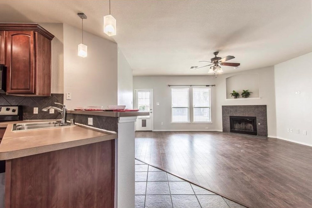 9779 Old Field Dr, Mckinney TX  75070-2817 exterior