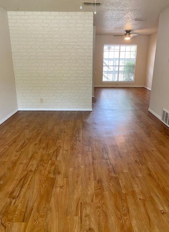925 Roaring Springs Rd, Fort Worth, TX 76114