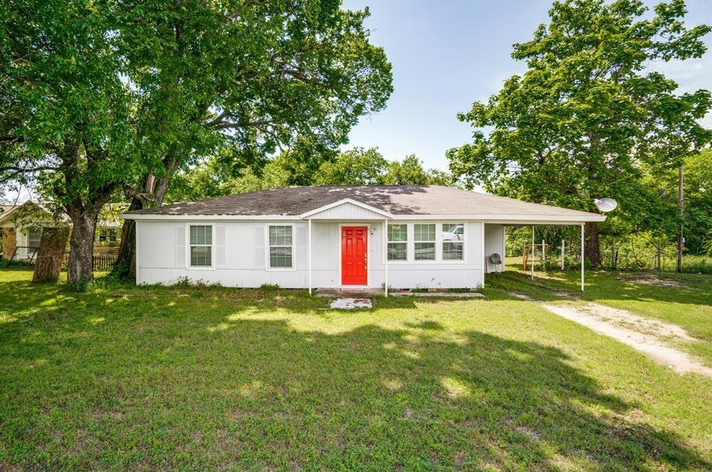 103 N Stadium Dr, Alvord, TX 76225