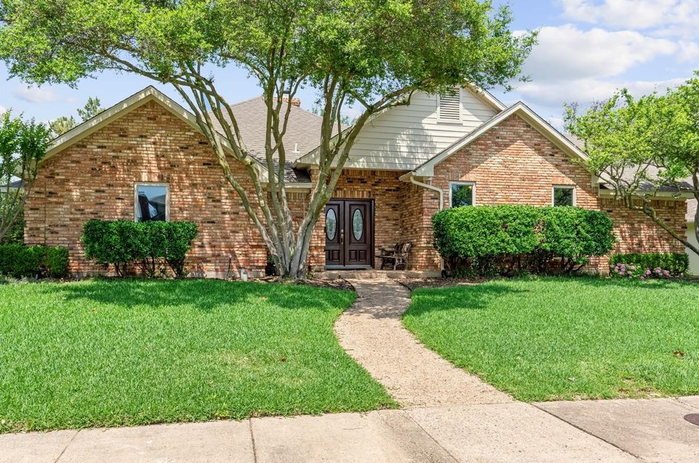 4061 Villa Grove Dr, Dallas, TX 75287-6761