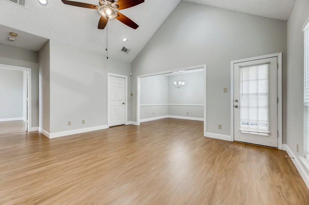 18736 Voss Rd, Dallas, TX 75287-4027