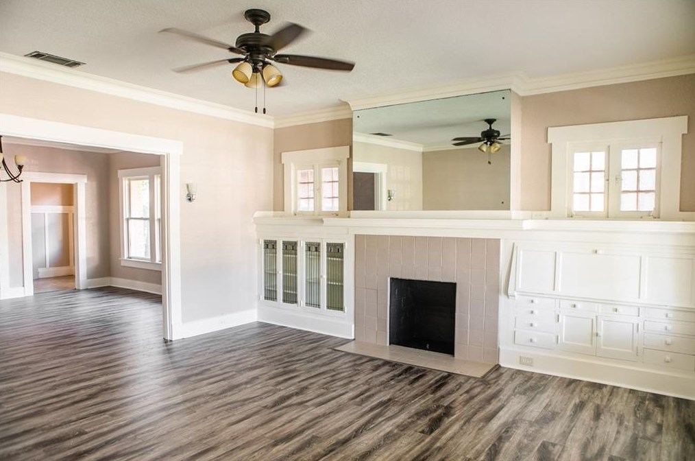 2940 Hemphill St, Fort Worth, TX 76110