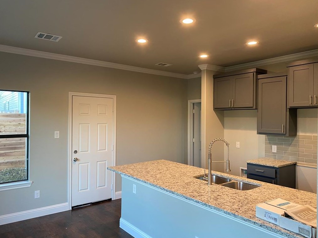 4723 Nome St, Dallas, TX 75216-4150