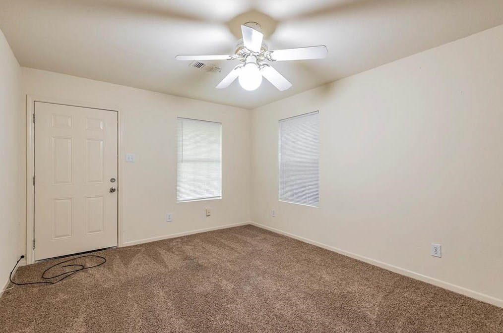 5729 Mona Ln, Dallas TX  75236-1721 exterior