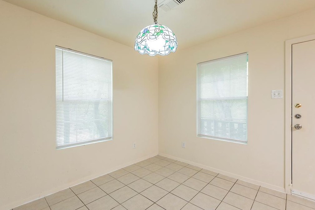 5729 Mona Ln, Dallas TX  75236-1721 exterior