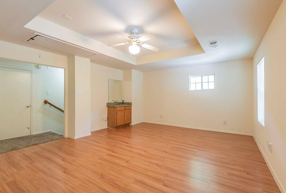 5729 Mona Ln, Dallas TX  75236-1721 exterior