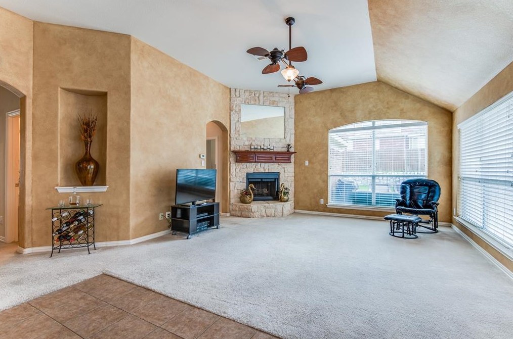 516 Palomino Way, Grand Prairie, TX 75052-2537