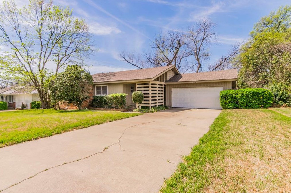 4016 Rothington Rd, Fort Worth, TX 76116