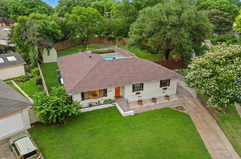 8325 Stony Creek Dr, Dallas, TX 75228-5816