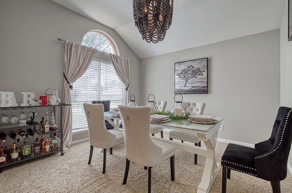 1620 Sandalwood Dr, Grand Prairie TX  75052-1679 exterior