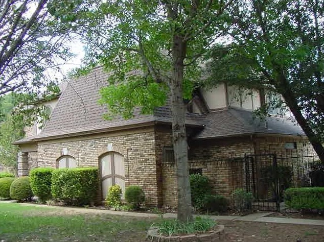 3622 Green Hollow Dr, Grand Prairie TX  75052-6715 exterior