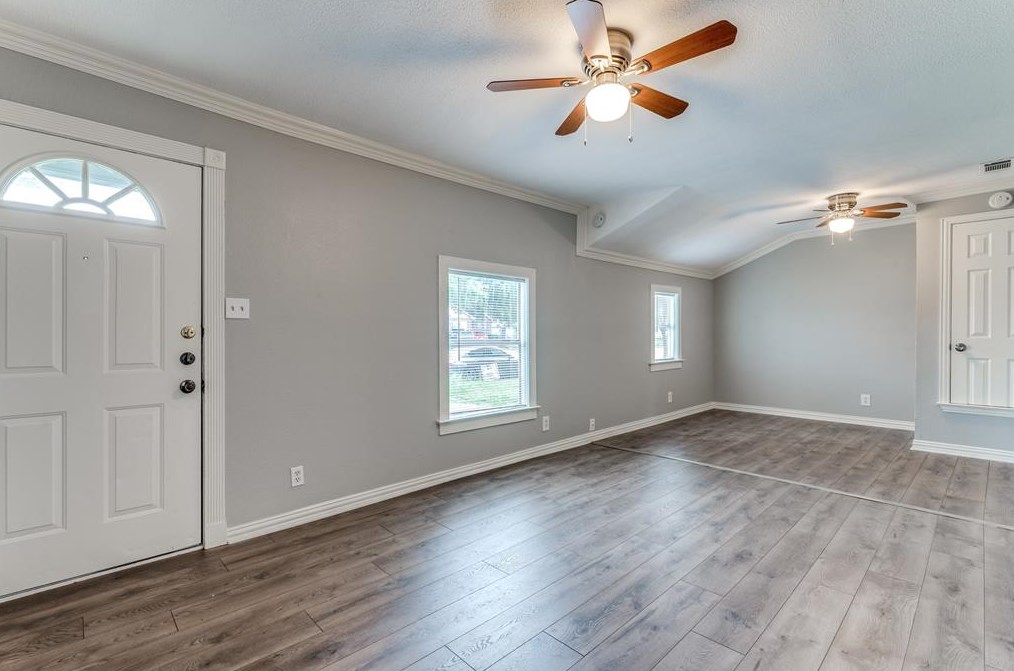 100 N Las Vegas Trl, Fort Worth, TX 76108