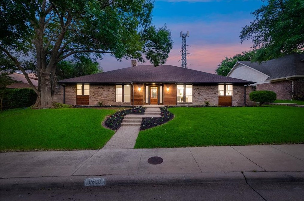 9522 Hilldale Dr, Dallas, TX 75231-2704
