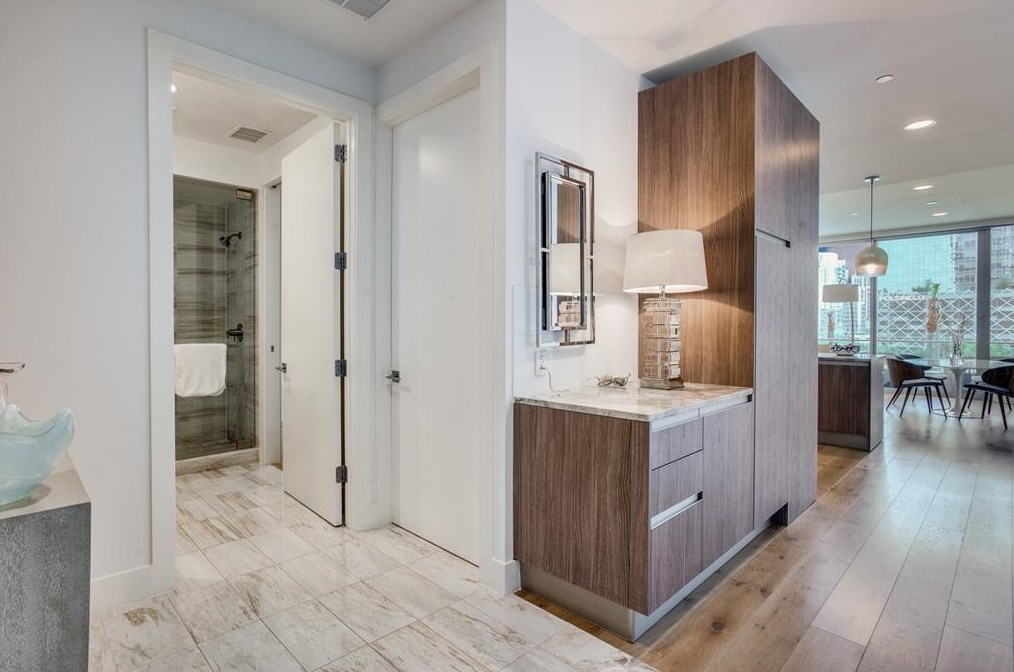 3130 N Harwood St #707, Dallas, TX 75201