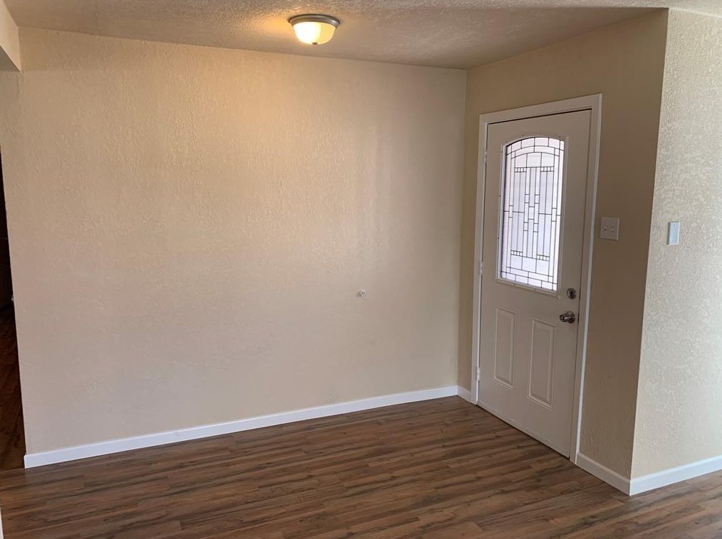 333 Springdale Ln, Grand Prairie, TX 75052-5249