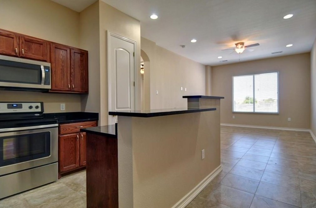 923 College Ave #203, Fort Worth, TX 76104