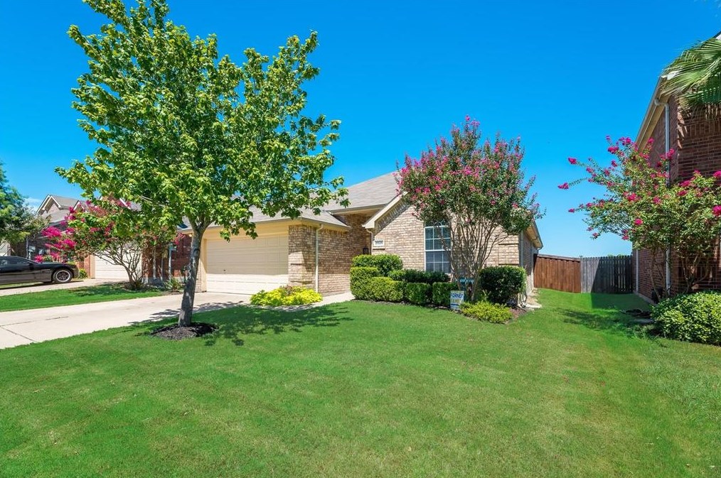 2025 Fair Crest Trl, Forney TX  75126-6301 exterior