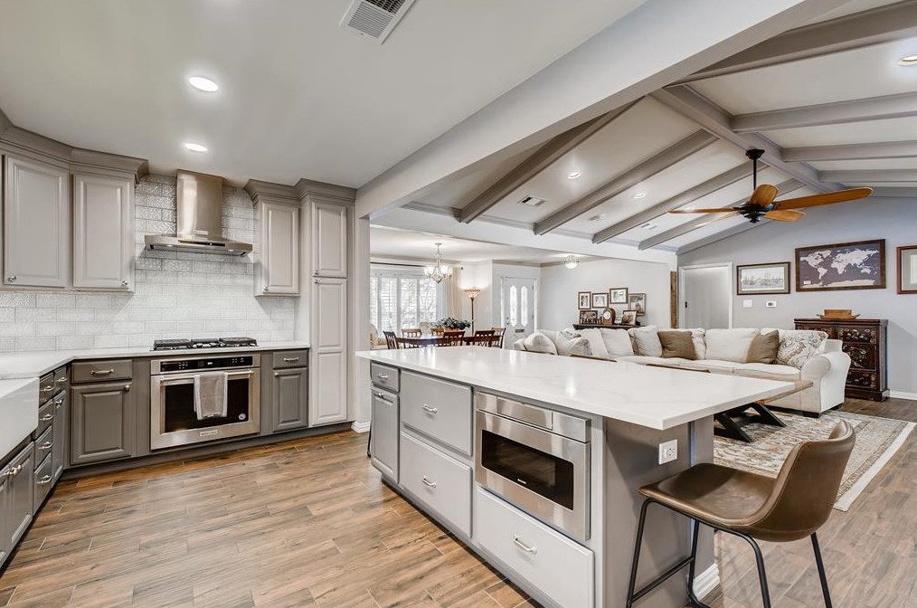 4528 Cloudview Rd, Fort Worth, TX 76109-3324
