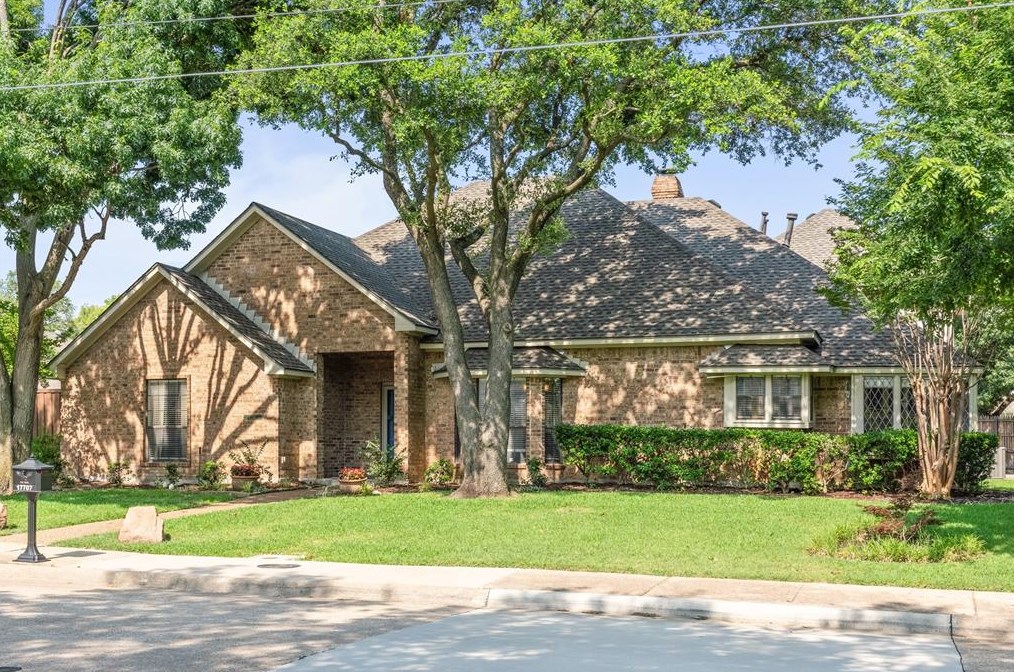 17707 Voss Rd, Dallas TX  75287-6766 exterior