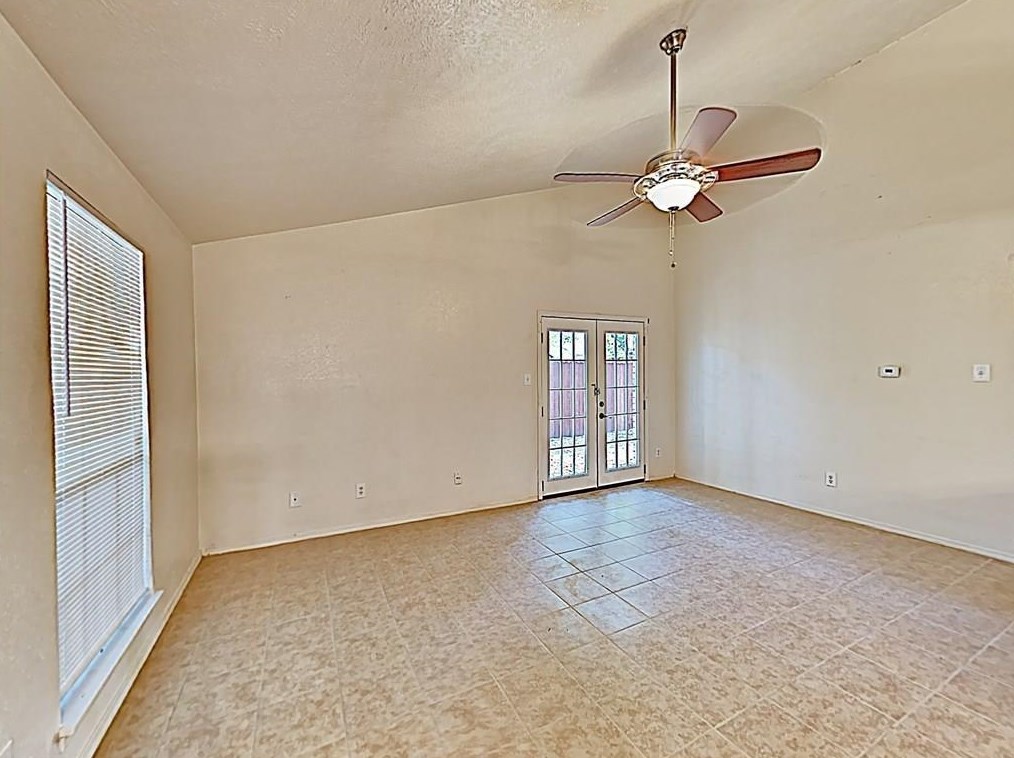 9419 Kerrville St, Dallas, TX 75227-5065