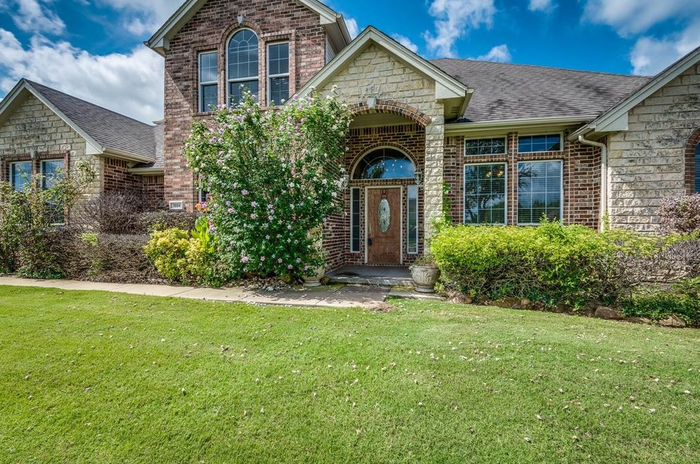1004 Dapple Gray Rd, Crowley, TX 76036-3414