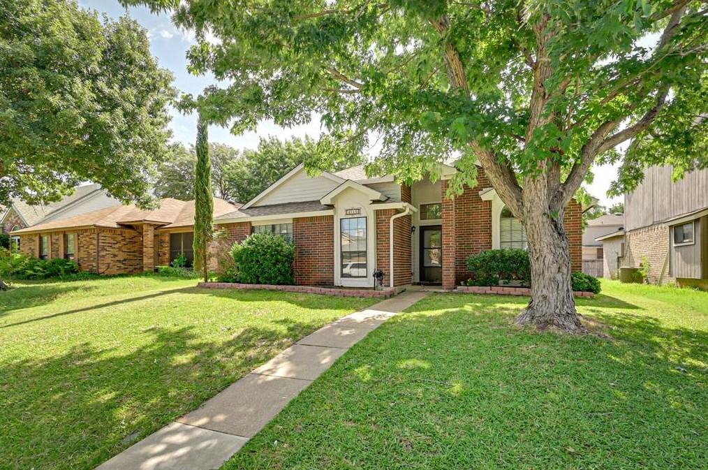 4316 Saugus Dr, Grand Prairie, TX 75052-4334