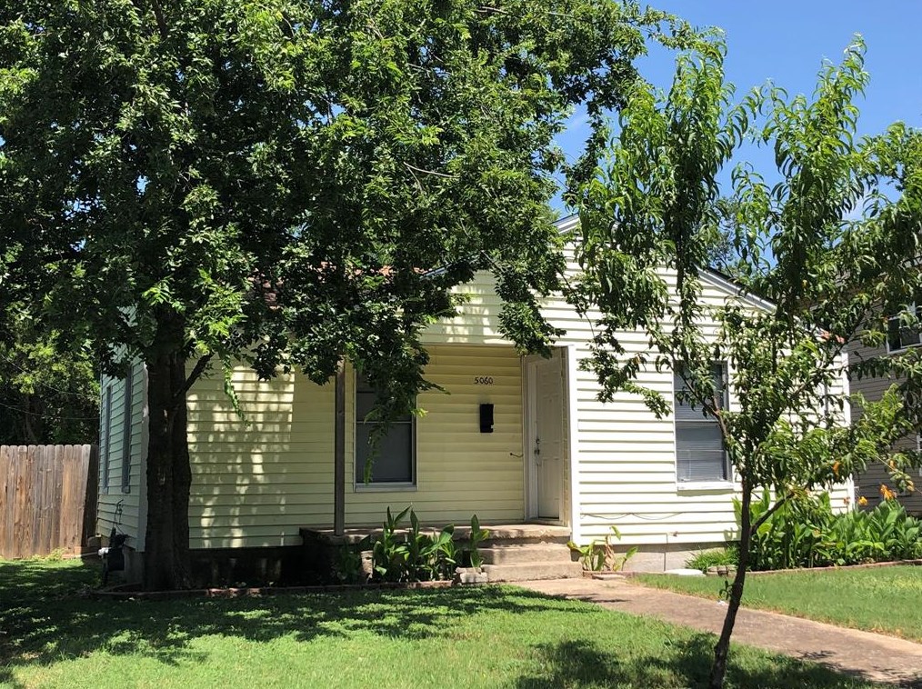 5060 Royal Dr, Fort Worth, TX 76116