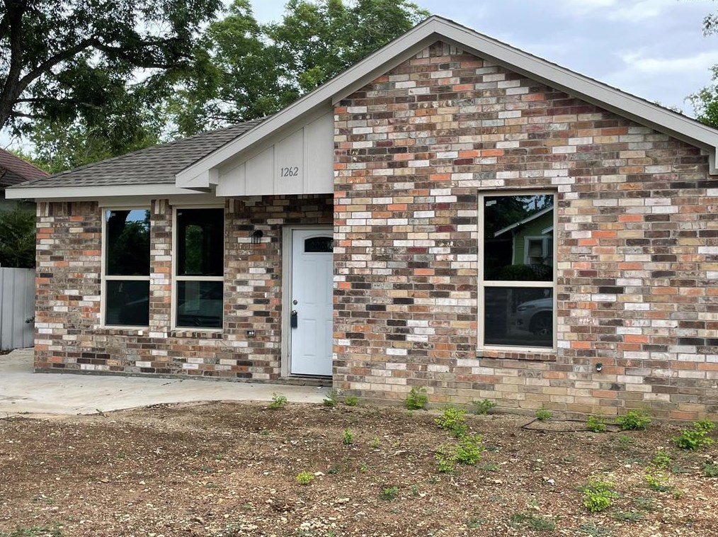 1262 E Myrtle St, Fort Worth, TX 76104