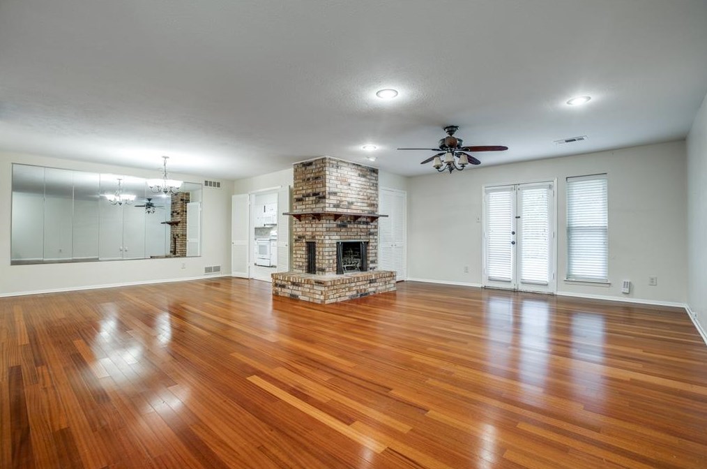 10406 Pagewood Dr, Dallas TX  75230-4254 exterior