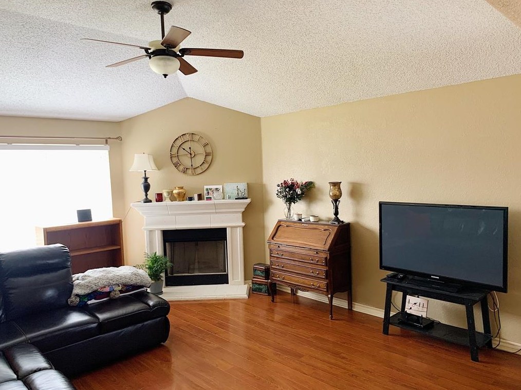 10233 Eureka Springs Ct, Fort Worth, TX 76108