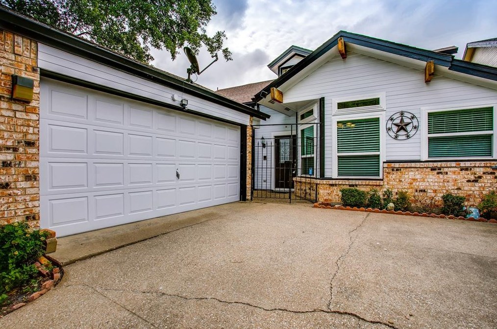 3232 San Jacinto St, Dallas TX  75204-5527 exterior