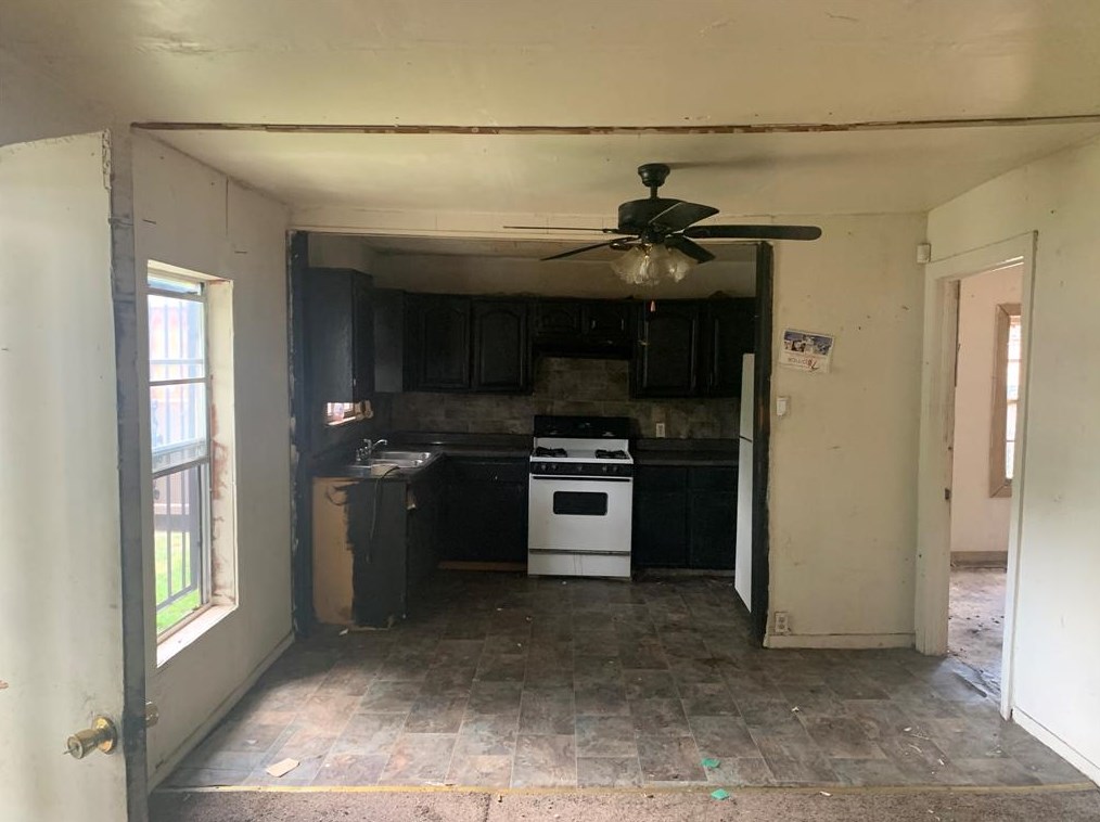 2222 Locust Ave, Dallas, TX 75216-6441