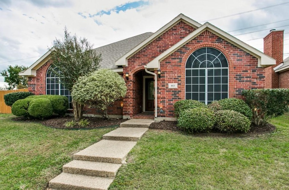 883 San Jacinto Dr, Grand Prairie, TX 75052-3151