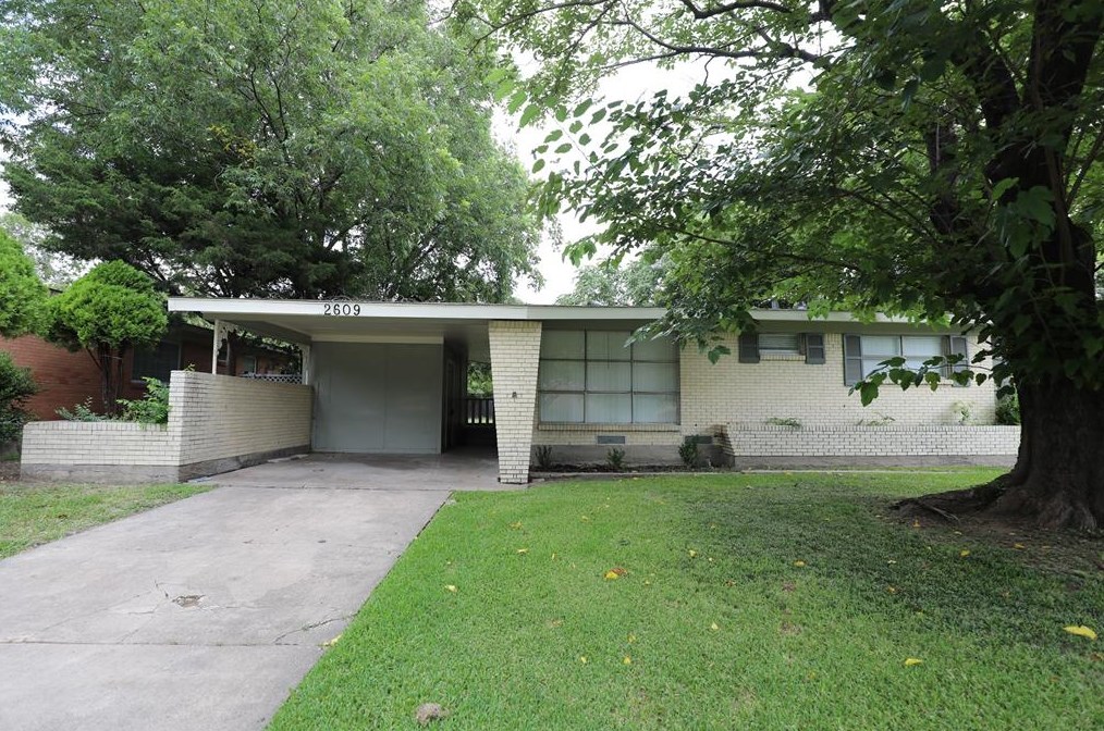 2609 Costa Mesa Dr, Dallas, TX 75228