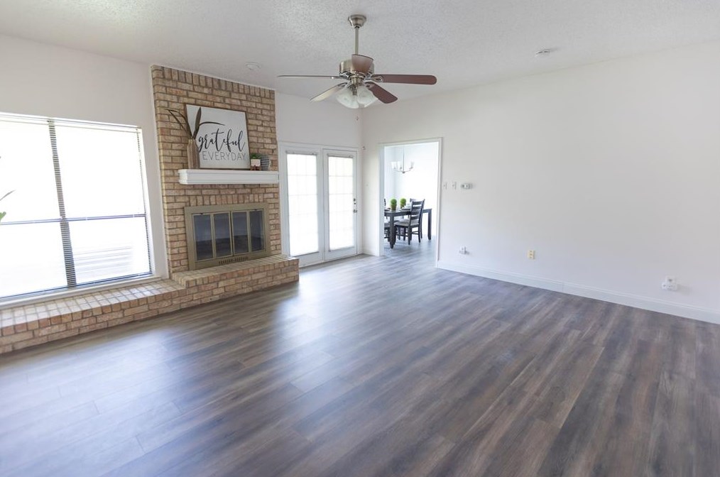 4910 Ledgestone Dr, Fort Worth, TX 76132
