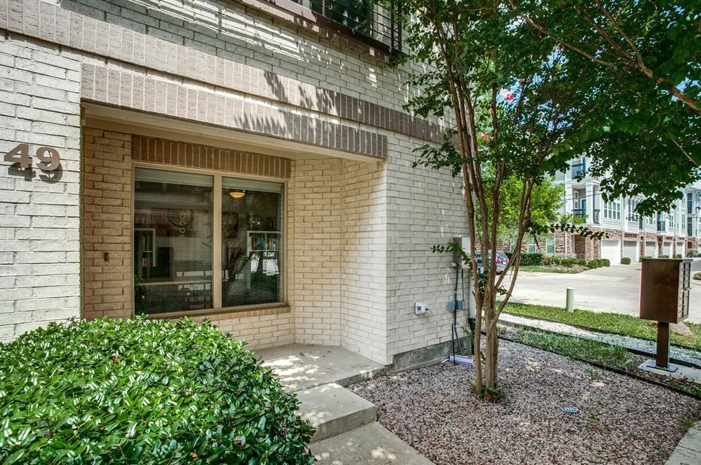 2335 Stutz Dr, Dallas, TX 75235-6917