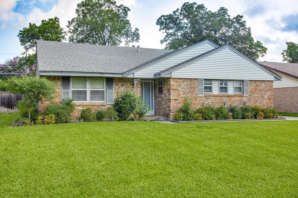 10327 Mapleridge Dr, Dallas, TX 75238-2258