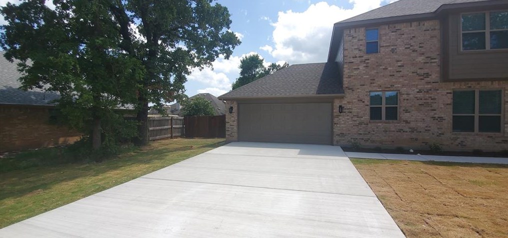 3801 Sage Ct, Granbury, TX 76048