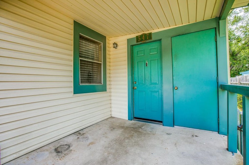551 Pleasant Oaks Dr, Dallas, TX 75217-3638