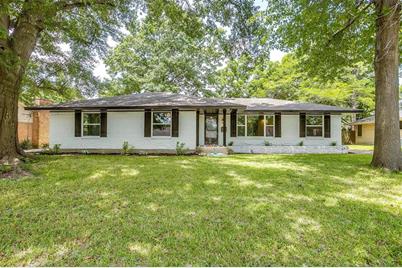 1009 Lakeshore Drive - Photo 1