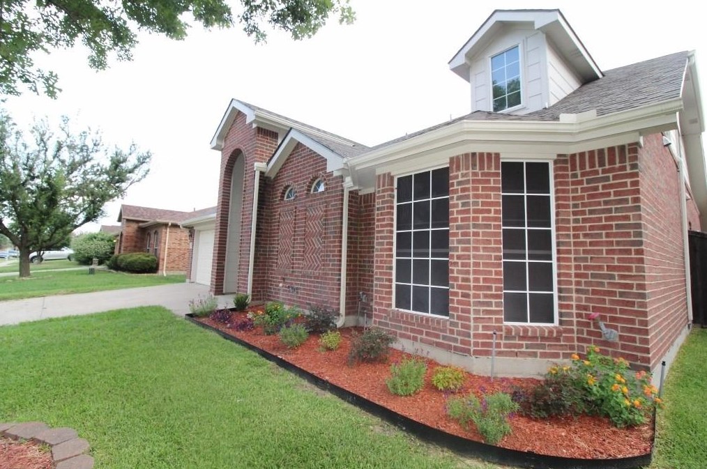 3449 Oxford St, Midlothian, TX 76065
