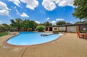 520 Avenue J, Grand Prairie, TX 75050-2523